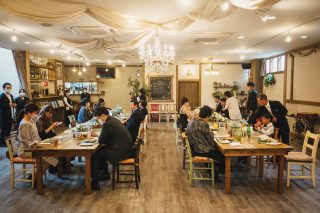 親しい人だけを招待する、少人数結婚式の魅力とは？